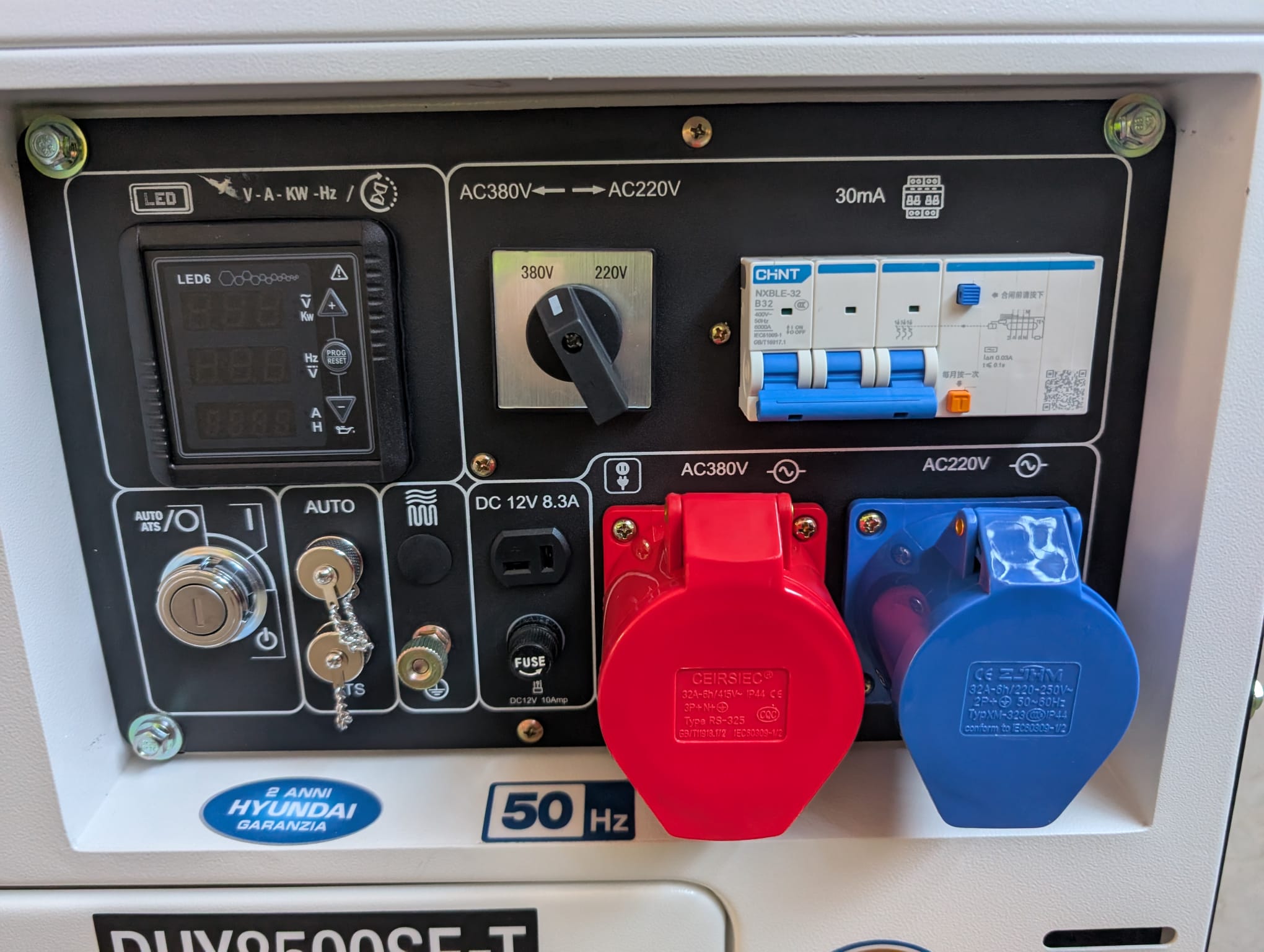 Hyundai 65230 DHY8500SE-T Full Power 6 kW Silenced Generator Set Hyundai 65230 DHY8500SE-T Full Power 6 kW Silenced Generator Set