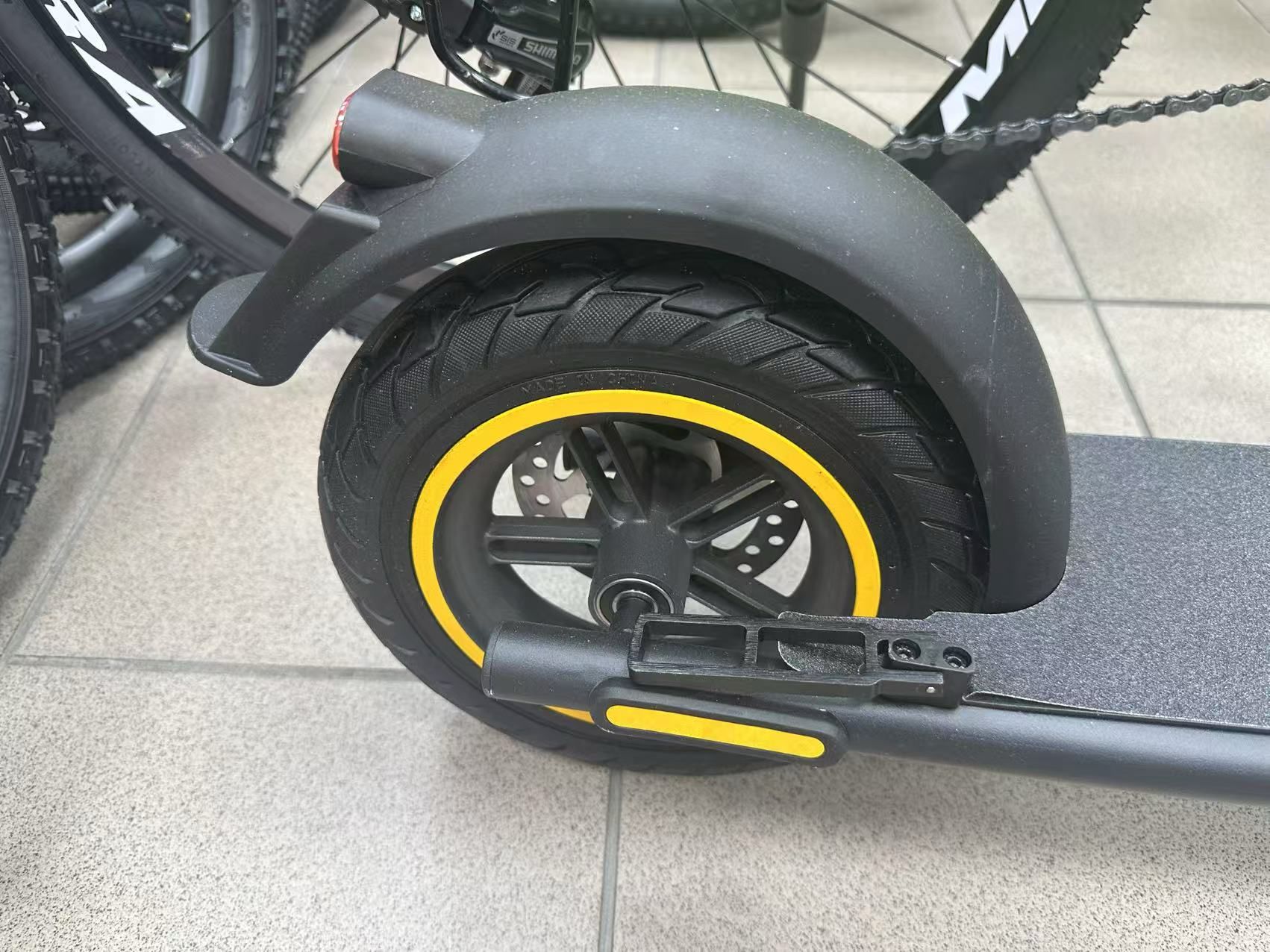 E -Scooter mit Blinker X8 Pro 10AH 36V 500 Watt Brushless Motor E -Scooter mit Blinker X8 Pro 10AH 36V 500 Watt Brushless Motor