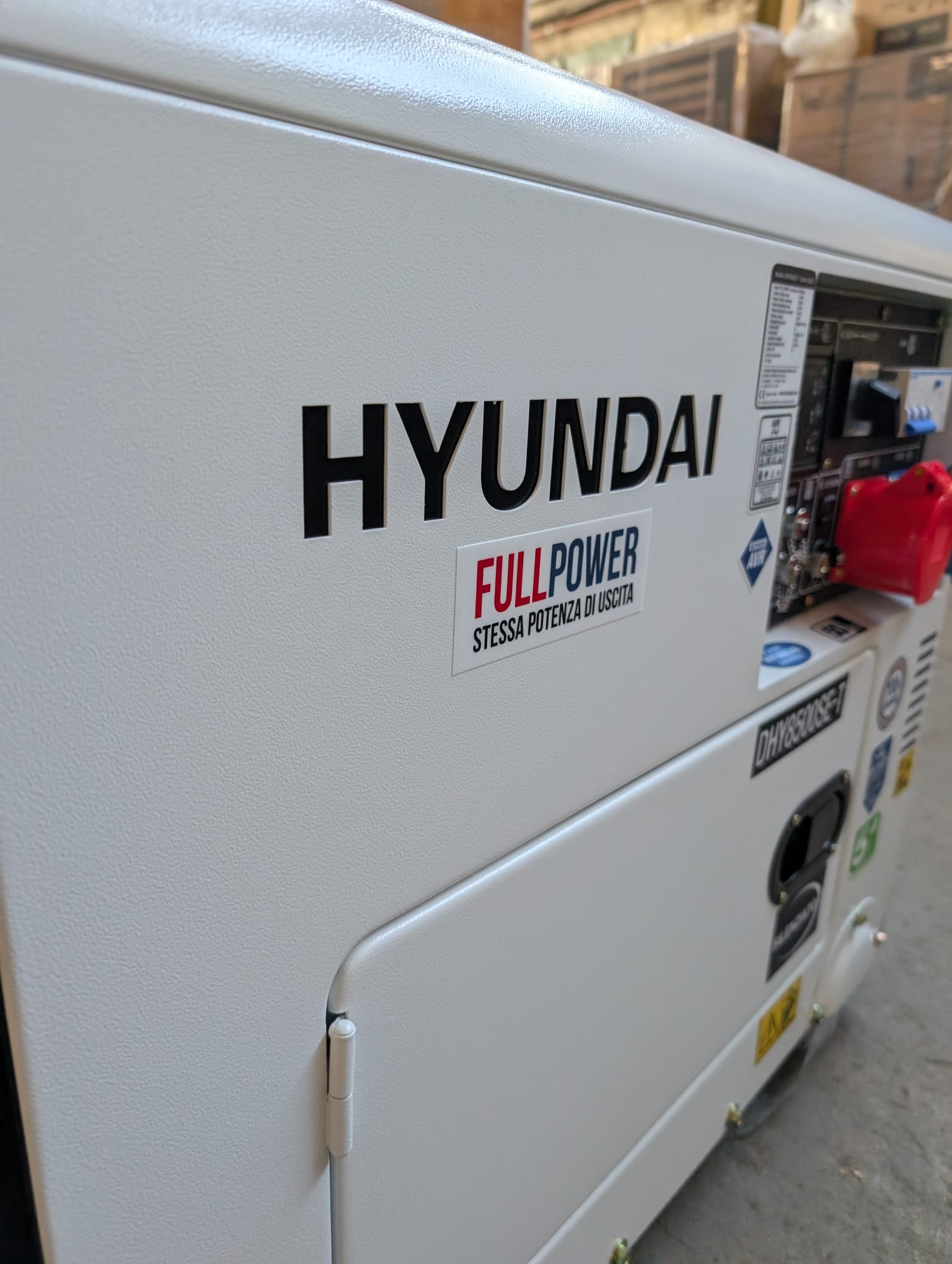 Hyundai 65230 DHY8500SE-T Full Power 6 kW Silenced Generator Set Hyundai 65230 DHY8500SE-T Full Power 6 kW Silenced Generator Set
