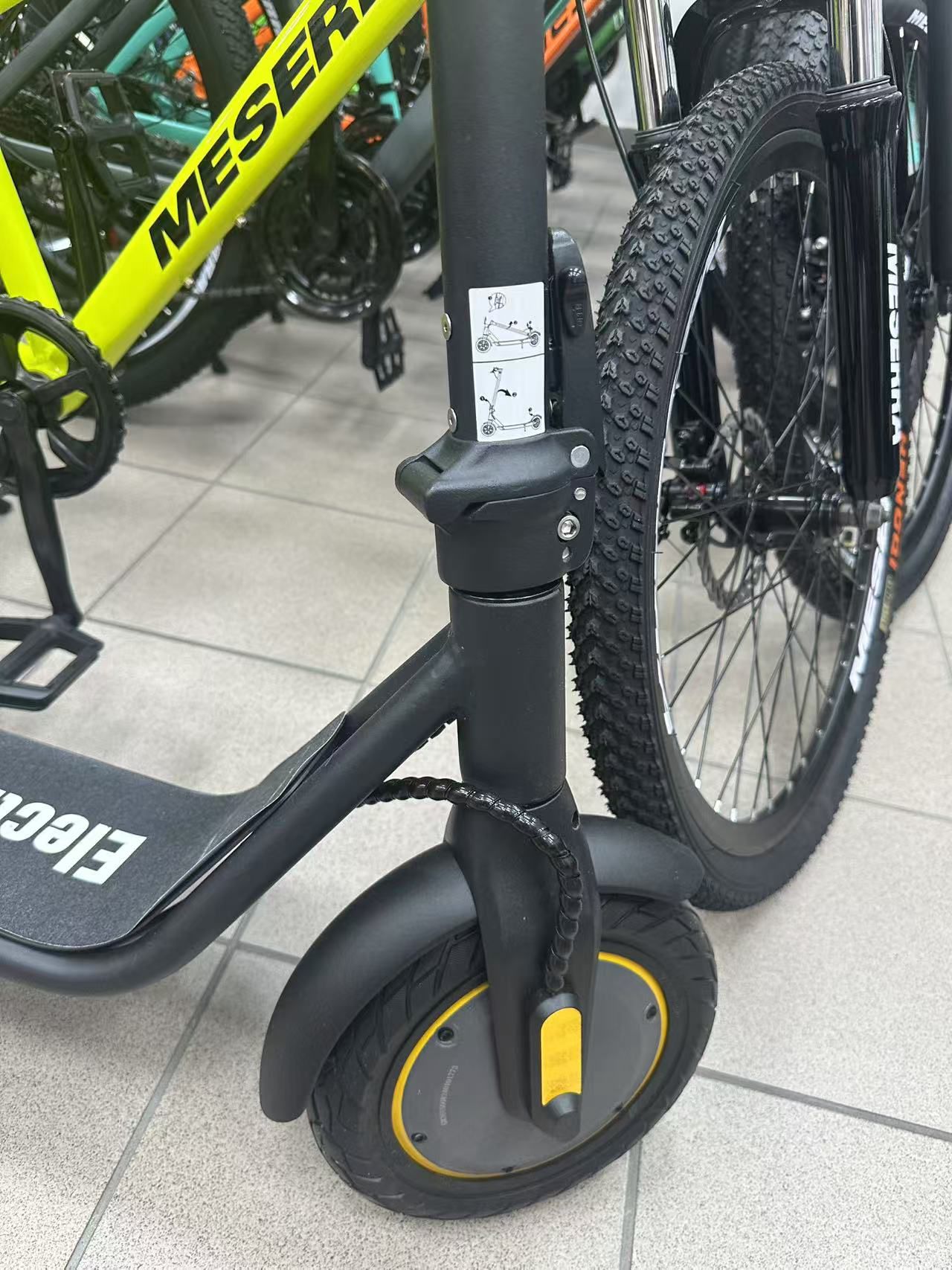 E -Scooter mit Blinker X8 Pro 10AH 36V 500 Watt Brushless Motor E -Scooter mit Blinker X8 Pro 10AH 36V 500 Watt Brushless Motor